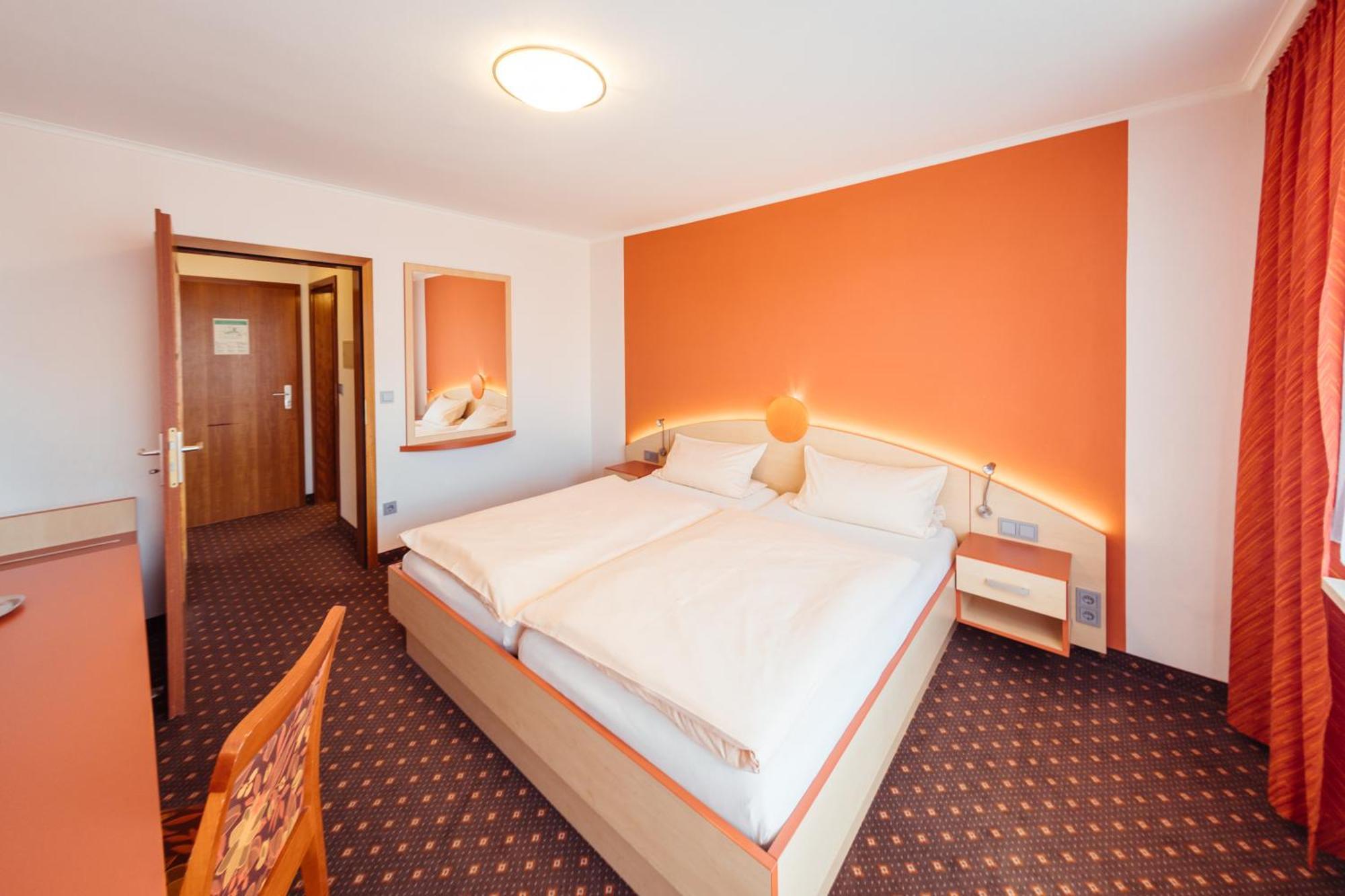 Hotel Sonnental Neusorg Buitenkant foto